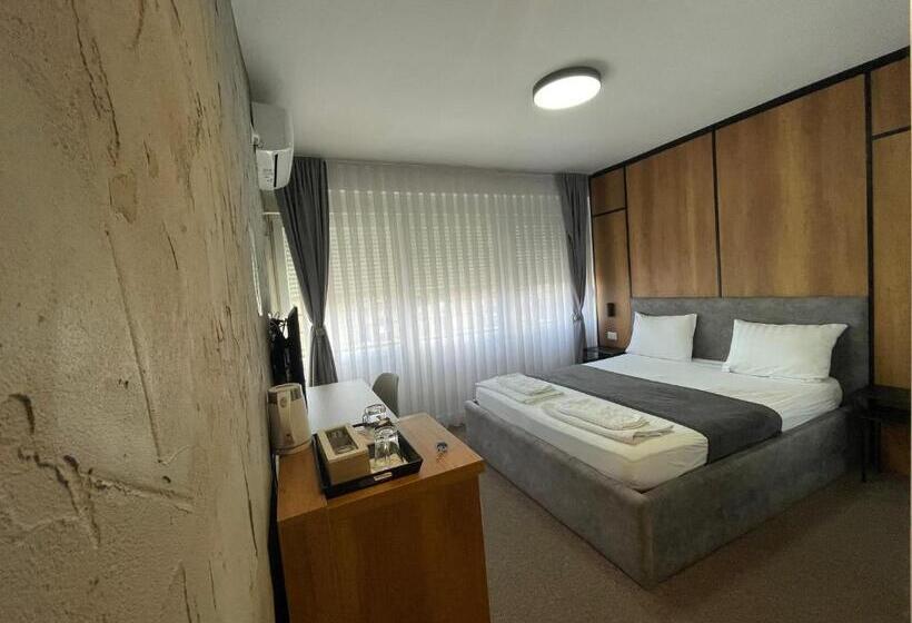 هاستل New Prishtina Luxury Rooms