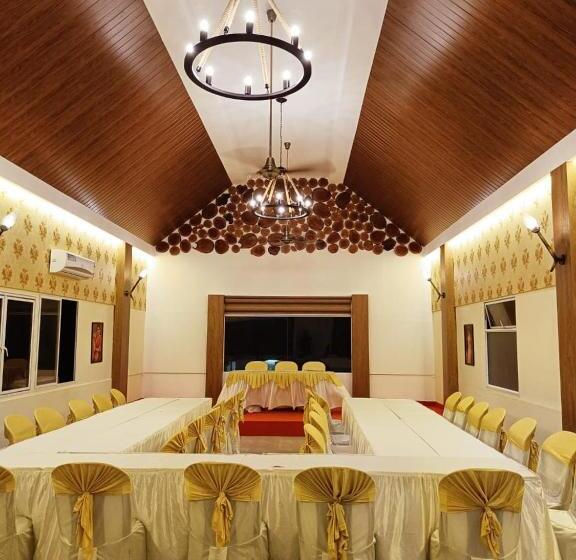 Athirappilly Polaris Resort