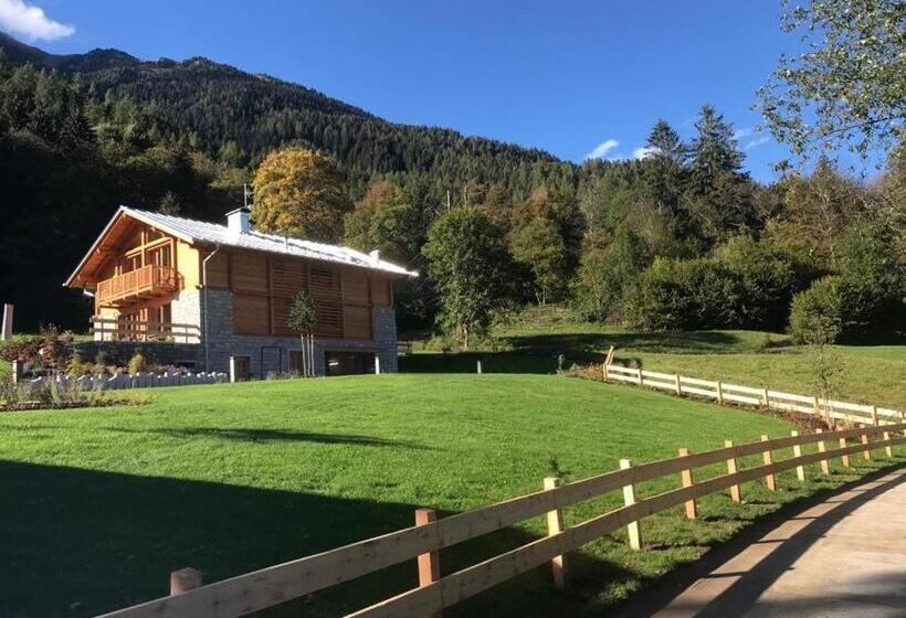 B & B Chalet Plan
