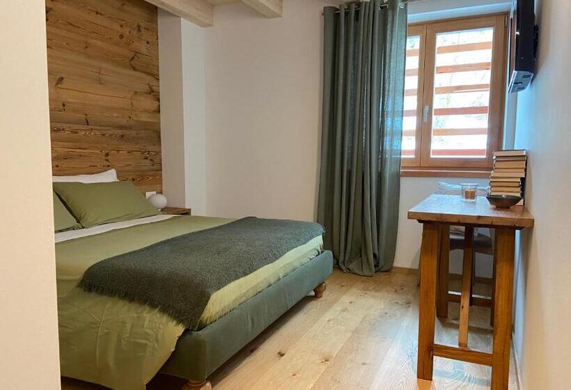 B & B Chalet Plan