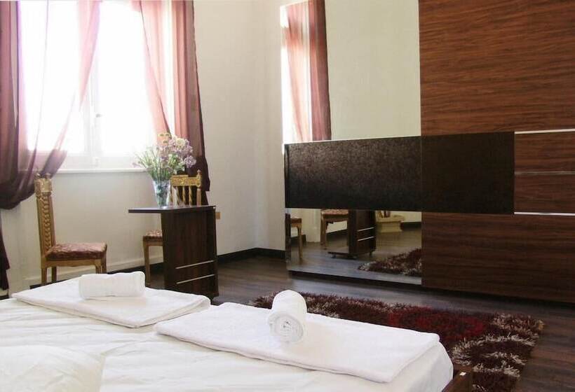 تختخواب و صبحانه Grand Talat Harb Plaza