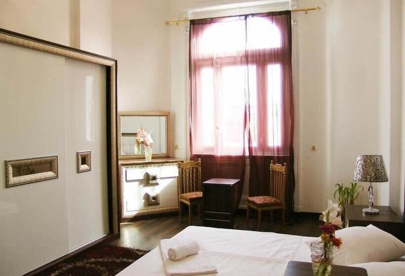 تختخواب و صبحانه Grand Talat Harb Plaza