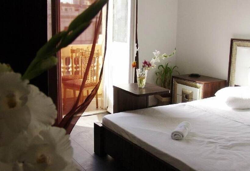 تختخواب و صبحانه Grand Talat Harb Plaza