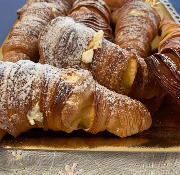 تختخواب و صبحانه La Maison