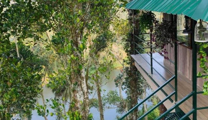 ホテル Aidens Abode