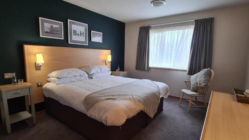 酒店 Boat & Horses Inn