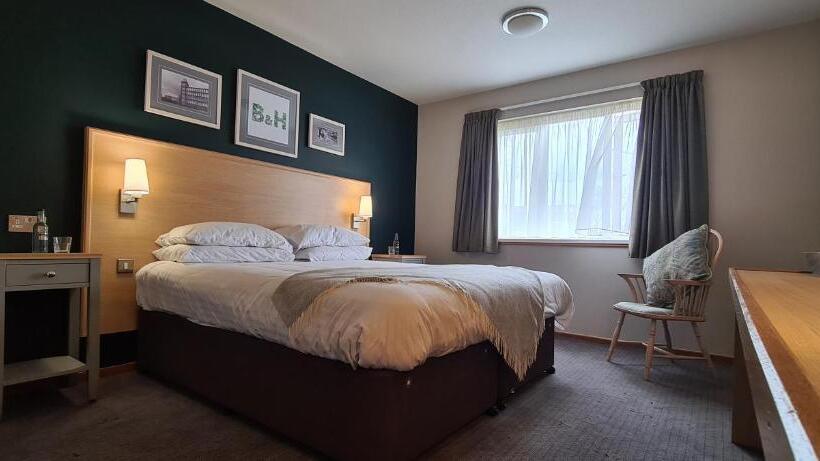 酒店 Boat & Horses Inn