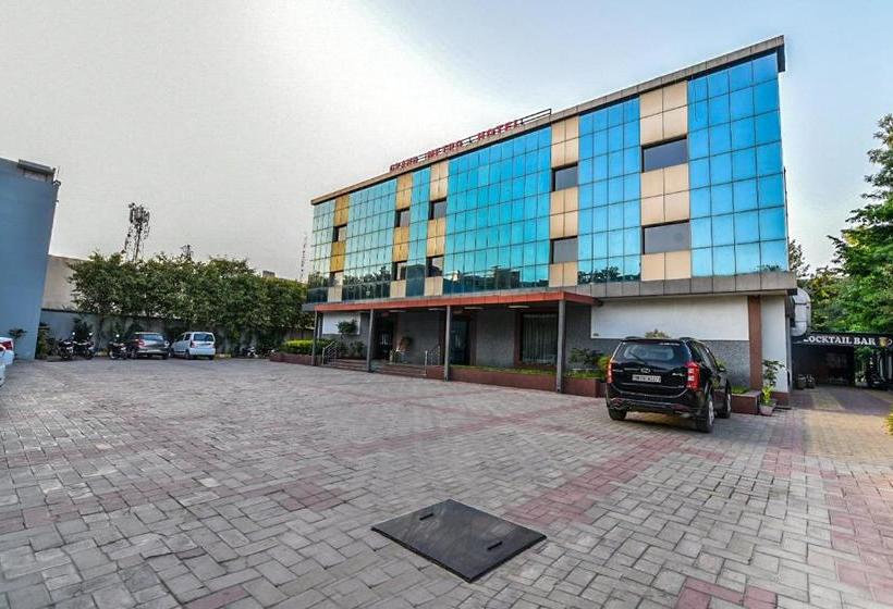 فندق Capital O 38083 Vyas  Grand Metro