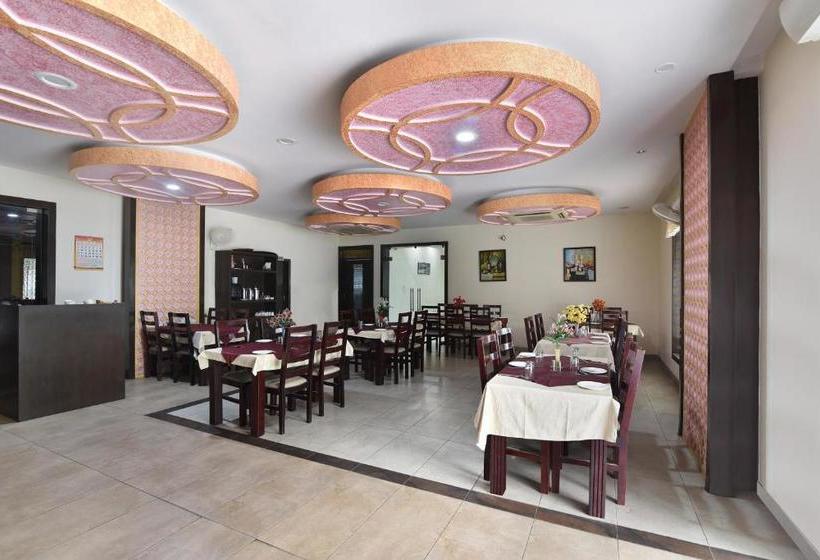 فندق Capital O 38083 Vyas  Grand Metro