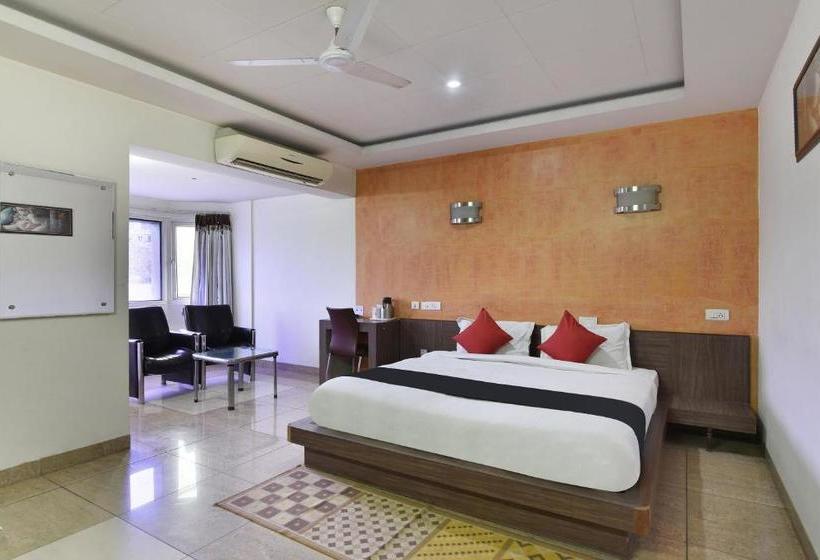 فندق Capital O 38083 Vyas  Grand Metro