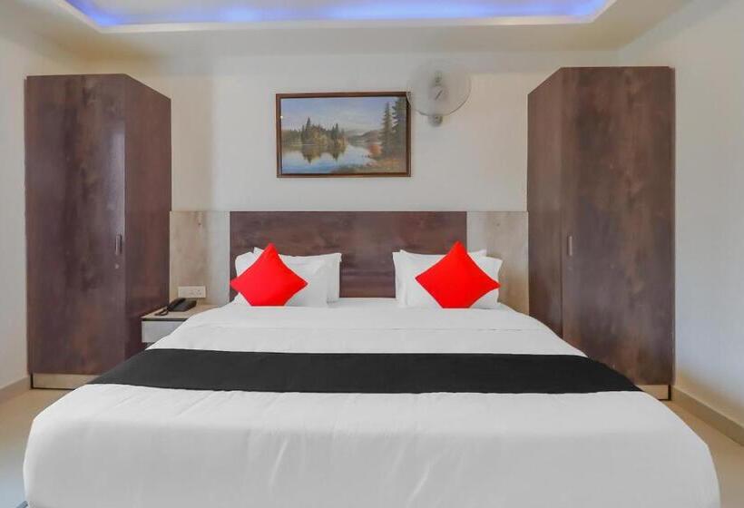 Отель Capital O Royal Galaxy Finesse Near Phoenix Marketcity