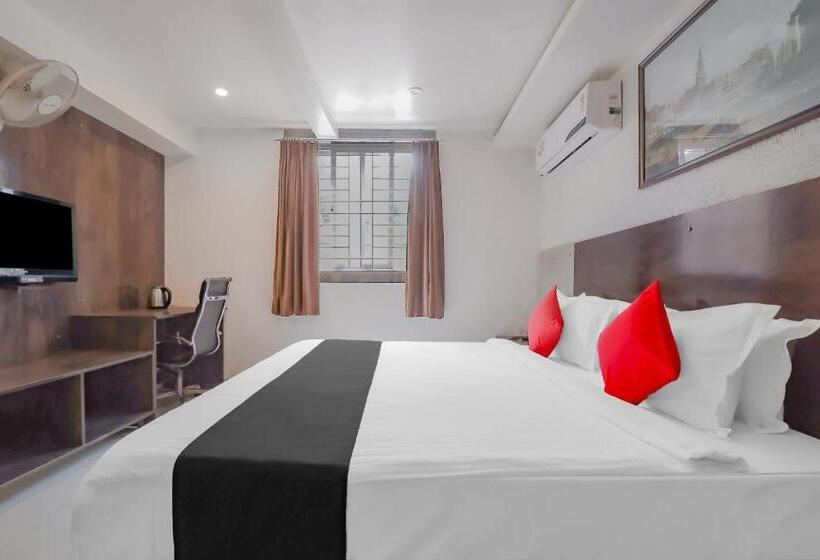 Отель Capital O Royal Galaxy Finesse Near Phoenix Marketcity