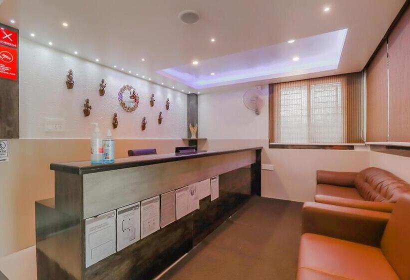 Отель Capital O Royal Galaxy Finesse Near Phoenix Marketcity