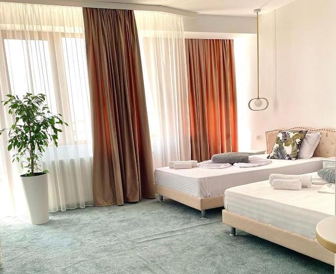 هتل Caprice Deluxe Accomodation