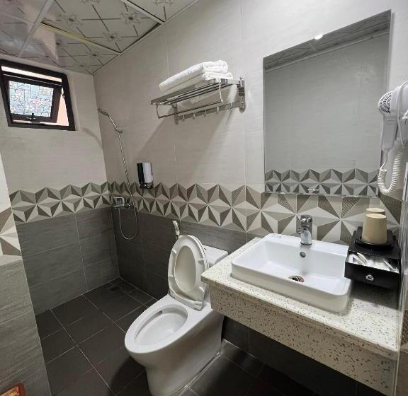 هتل Cat Ba Rose Nhung