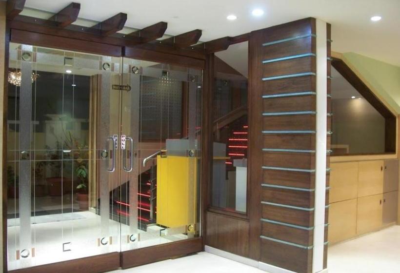 Отель City Grand