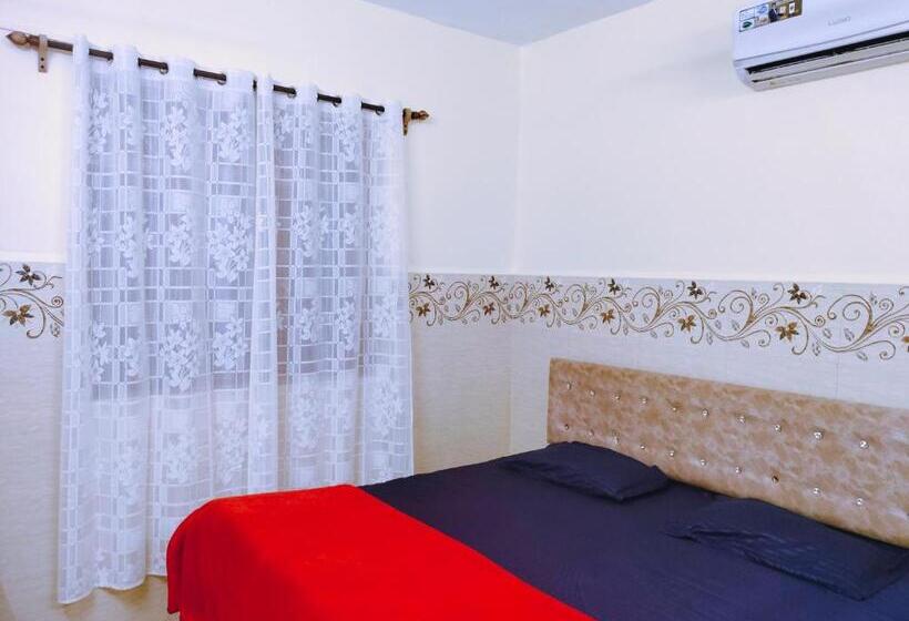 호텔 Colva Beach Xaviers Guest House