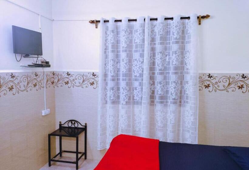 호텔 Colva Beach Xaviers Guest House