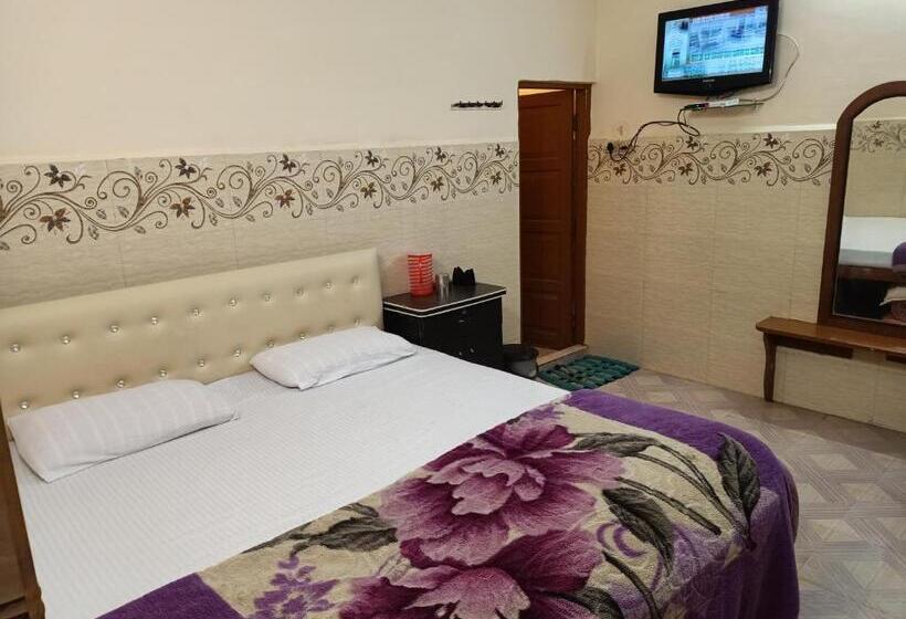 호텔 Colva Beach Xaviers Guest House