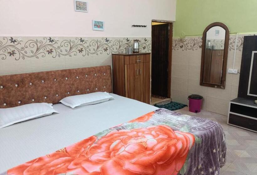 호텔 Colva Beach Xaviers Guest House