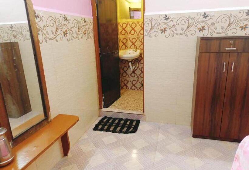 호텔 Colva Beach Xaviers Guest House