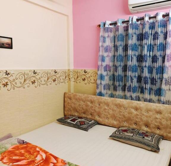 호텔 Colva Beach Xaviers Guest House
