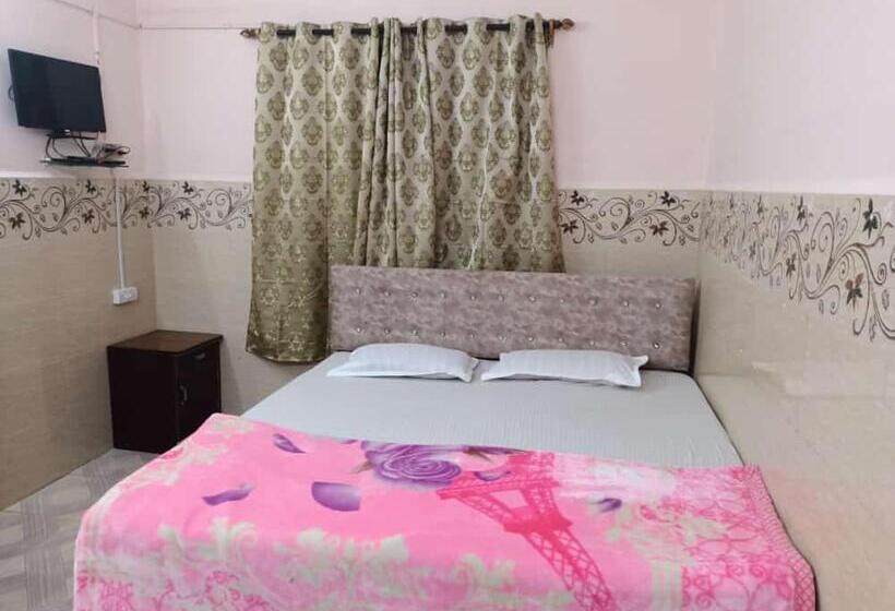 호텔 Colva Beach Xaviers Guest House