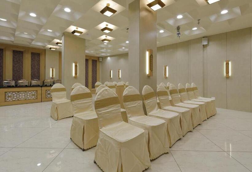 ホテル Elysian Residency