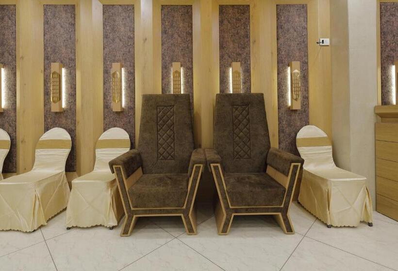 ホテル Elysian Residency