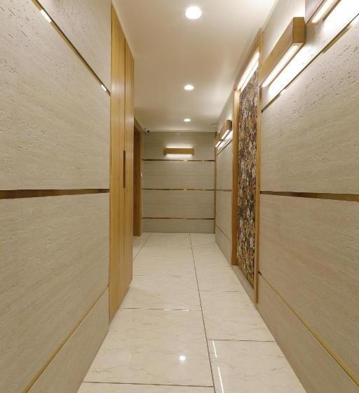 ホテル Elysian Residency