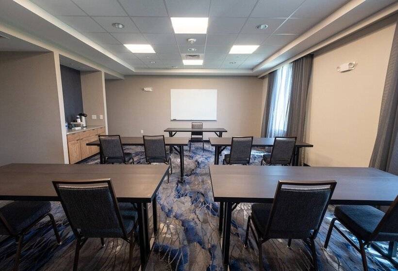 هتل Fairfield By Marriott Inn & Suites Fond Du Lac