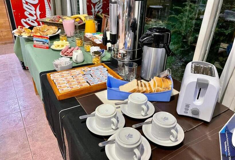 בית מלון כפרי Hosteria Lago Cardiel