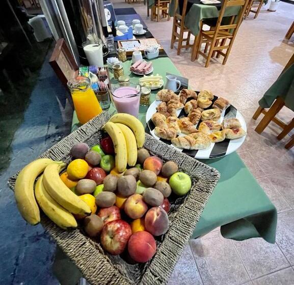 בית מלון כפרי Hosteria Lago Cardiel