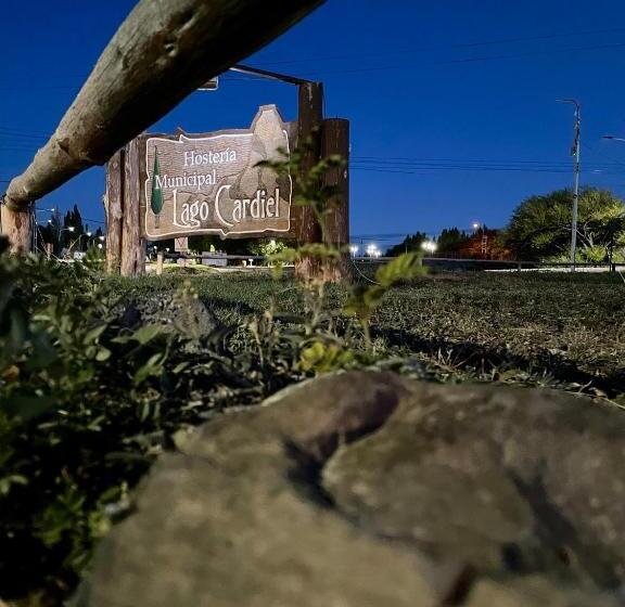 בית מלון כפרי Hosteria Lago Cardiel