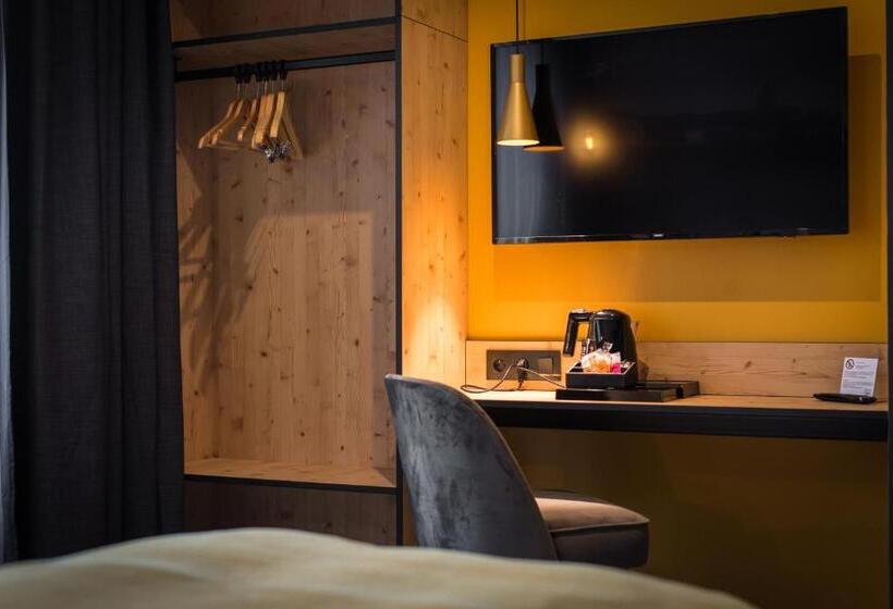 Отель L  Hôtel & Spa Ribeauville  Haut Koenigsbourg