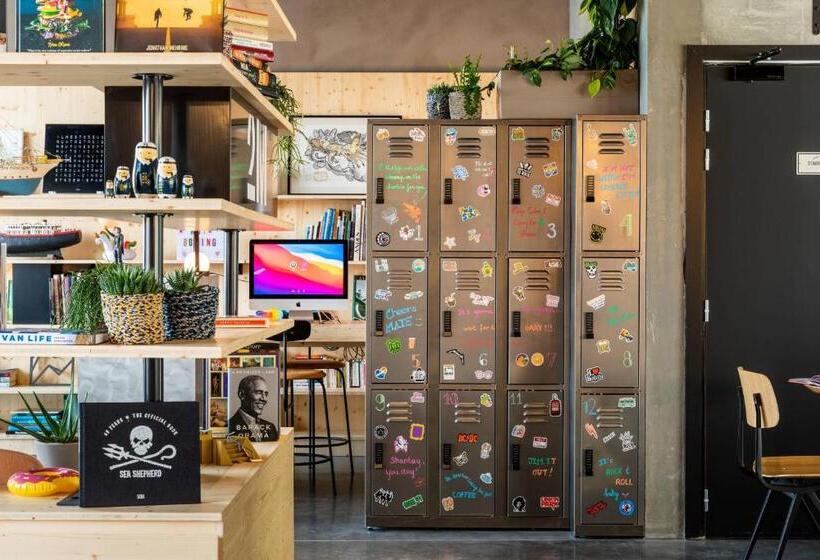 בית מלון כפרי Moxy Bordeaux