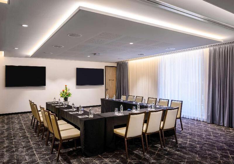 酒店 Mövenpick Hobart