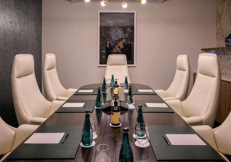 酒店 Mövenpick Hobart