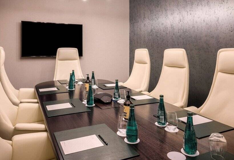 酒店 Mövenpick Hobart