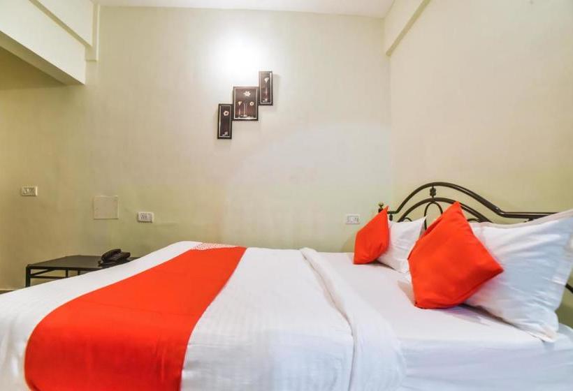 Hotel Oyo 29422 Navdurga Holiday Stay