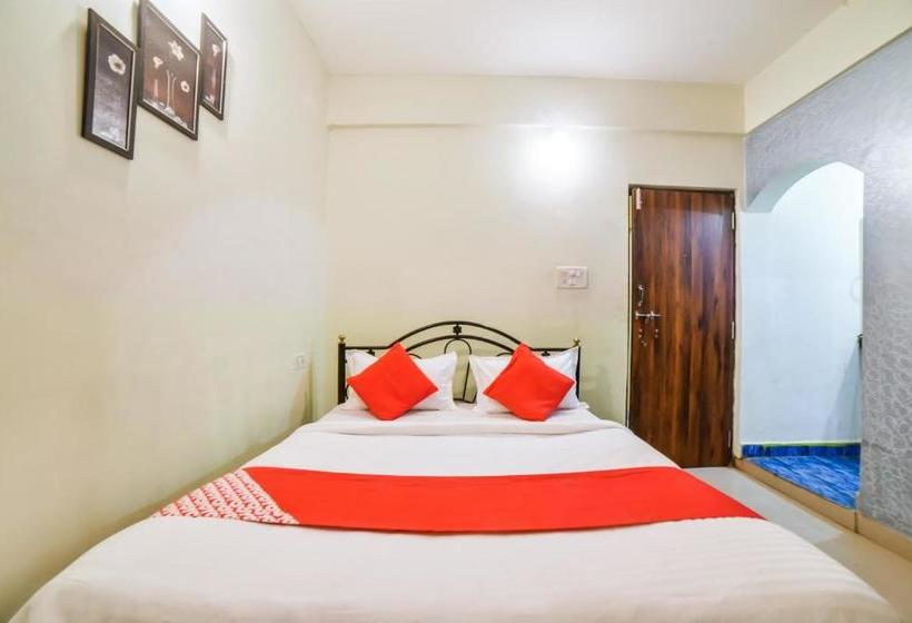 Hotel Oyo 29422 Navdurga Holiday Stay