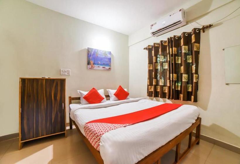 Hotel Oyo 29422 Navdurga Holiday Stay