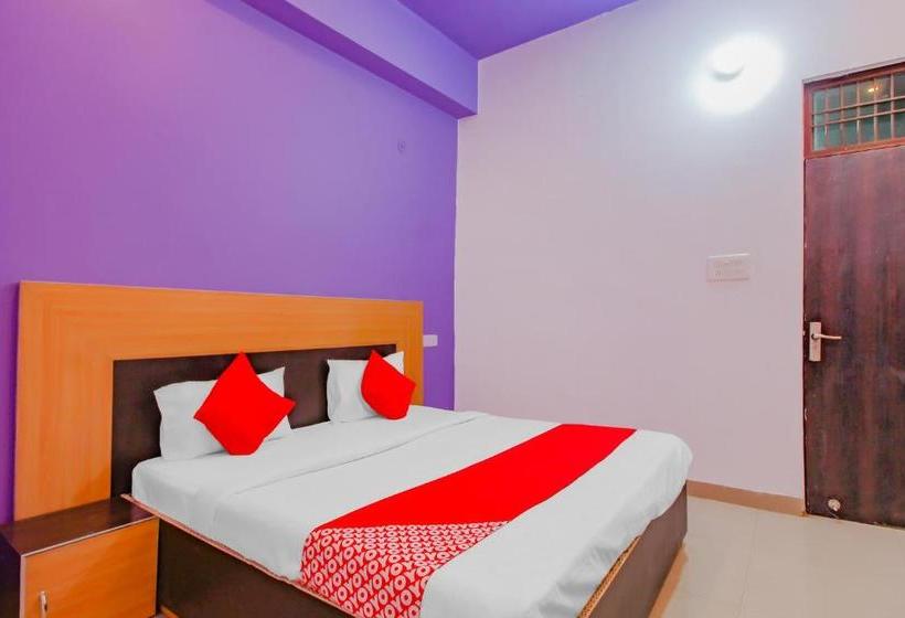 בית מלון כפרי Oyo 76842 The Royal S Inn