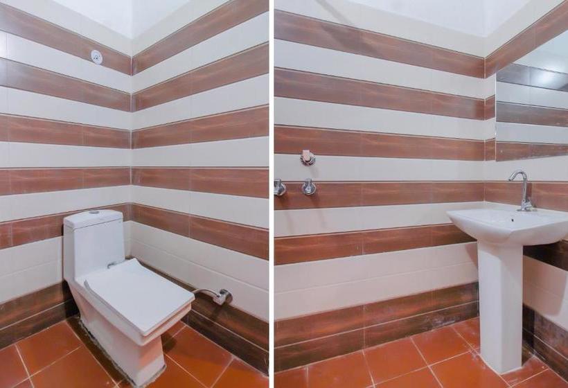 בית מלון כפרי Oyo 76842 The Royal S Inn