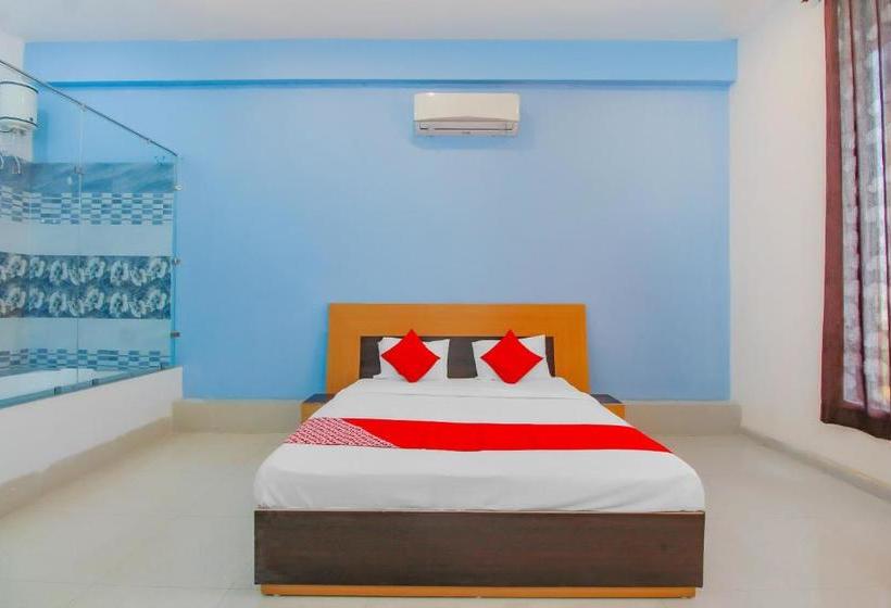 בית מלון כפרי Oyo 76842 The Royal S Inn