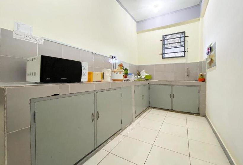 فندق Oyo 90212 Anna Kota Apartment