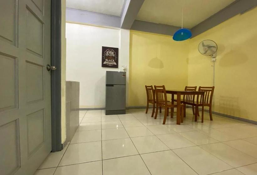 فندق Oyo 90212 Anna Kota Apartment