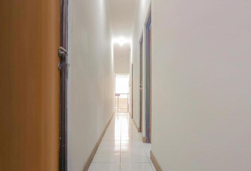 ホテル Oyo 90338 Rumah Yasmin Syariah