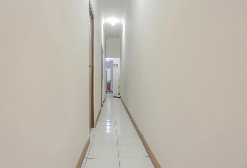 ホテル Oyo 90338 Rumah Yasmin Syariah