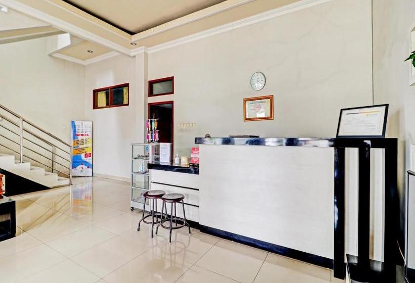 호텔 Oyo 90347 Srikandi Syariah